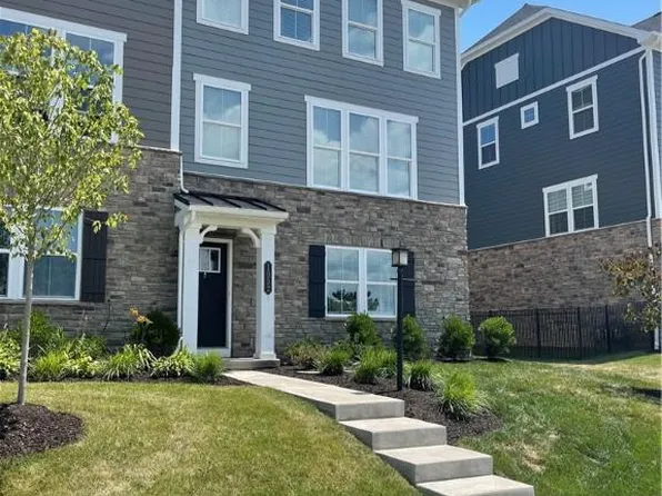1052 Adair Ave, Valencia, PA 16059