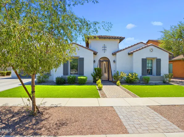 3153 E RED OAK Court, Gilbert, AZ 85297