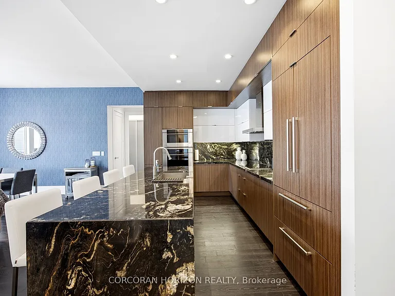 300 Front St W #4403 — Photo 14