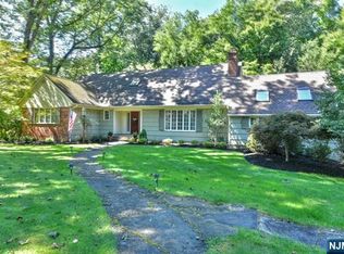 11 Hemlock Hill Rd, Upper Saddle River, NJ 07458