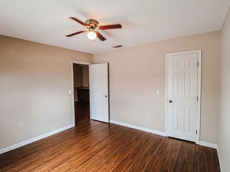 140 Lanier Dr #27-1 — Photo 2