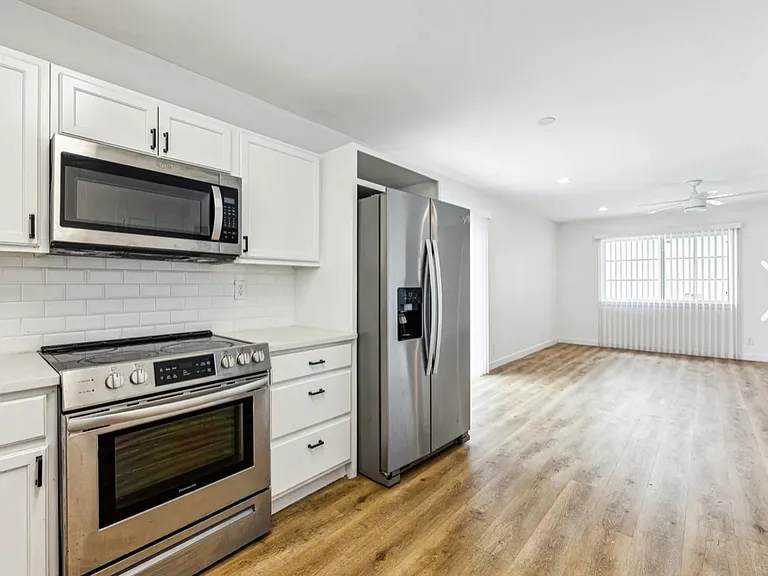 Cameron Villas — Photo 3