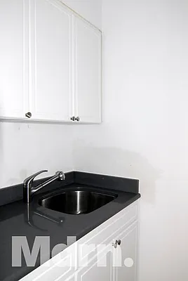 Rented by Mdrn Residential | media 10