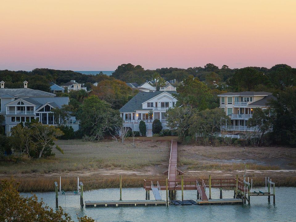 1st image of 26 Waterway Island Dr