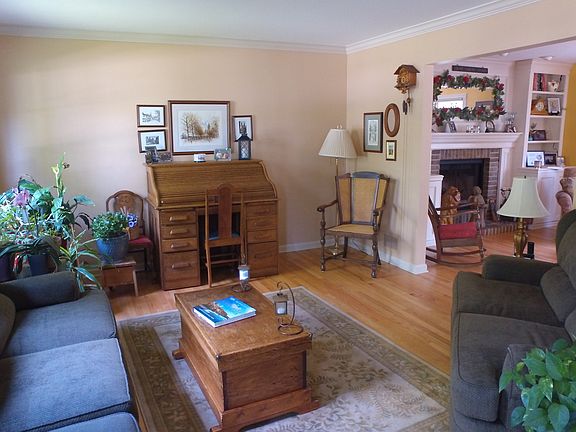 4th image of 1891 Rosemary Ln