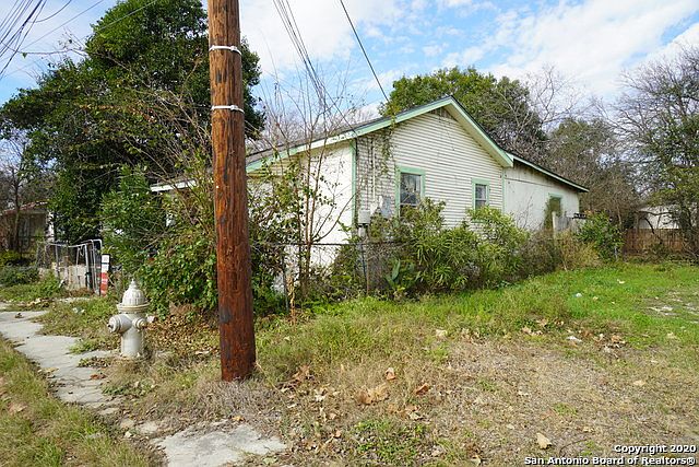 1st image of 419 E Lachapelle