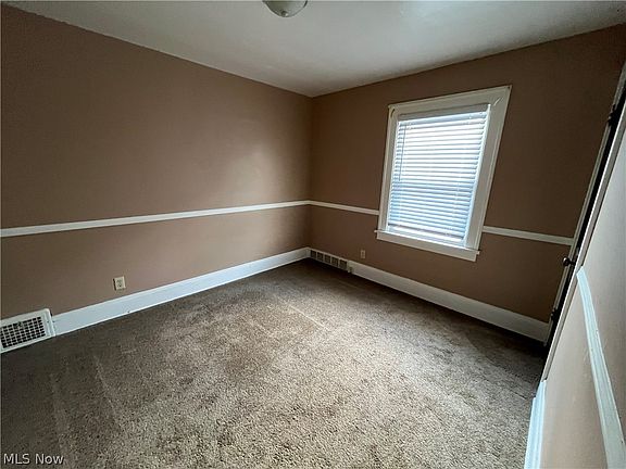 3rd image of 5214 Northcliff Ave