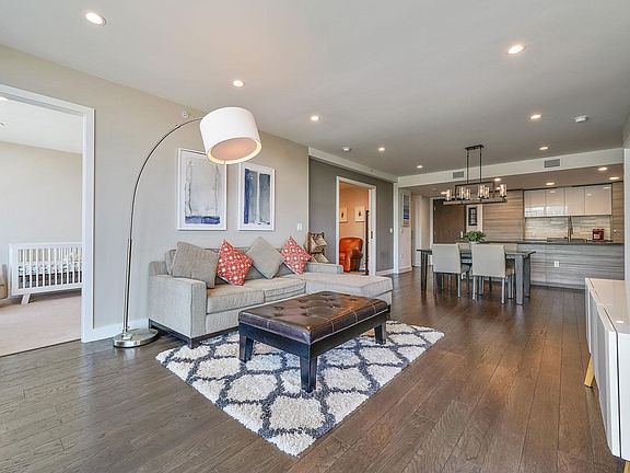 4th image of 708 Long Bridge St APT 415