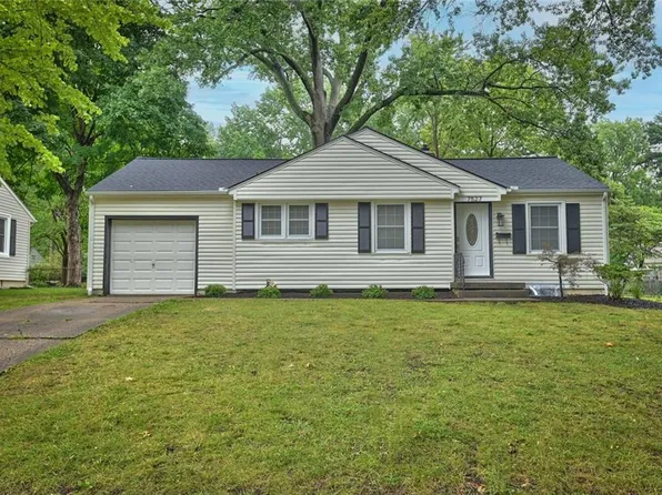 7527 Briar Dr, Prairie Village, KS 66208