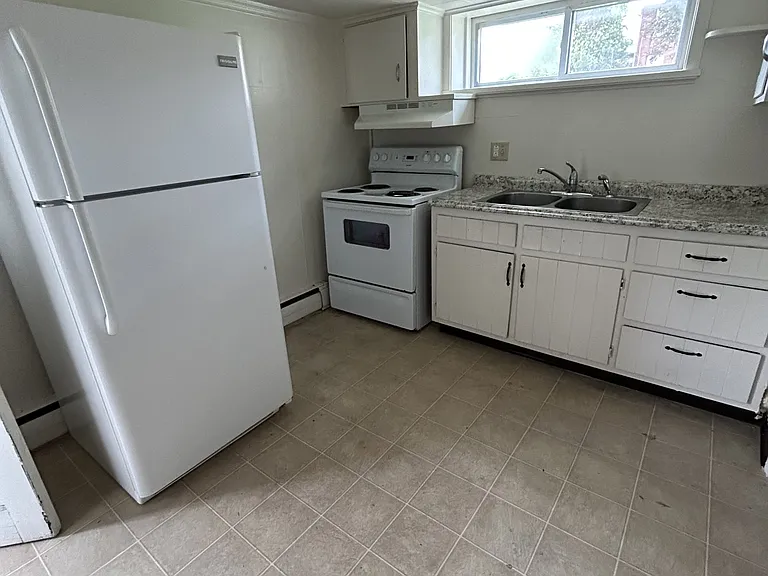 802 Bridge St #2 — Photo 3