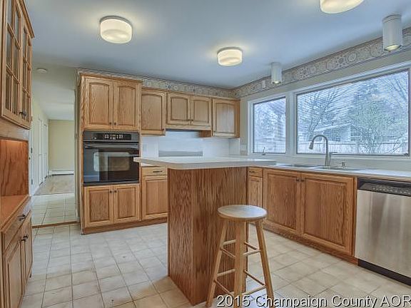4th image of 803 Brighton Dr