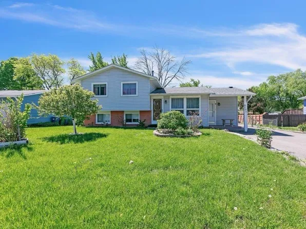 9705 99th Ave N, Maple Grove, MN 55369