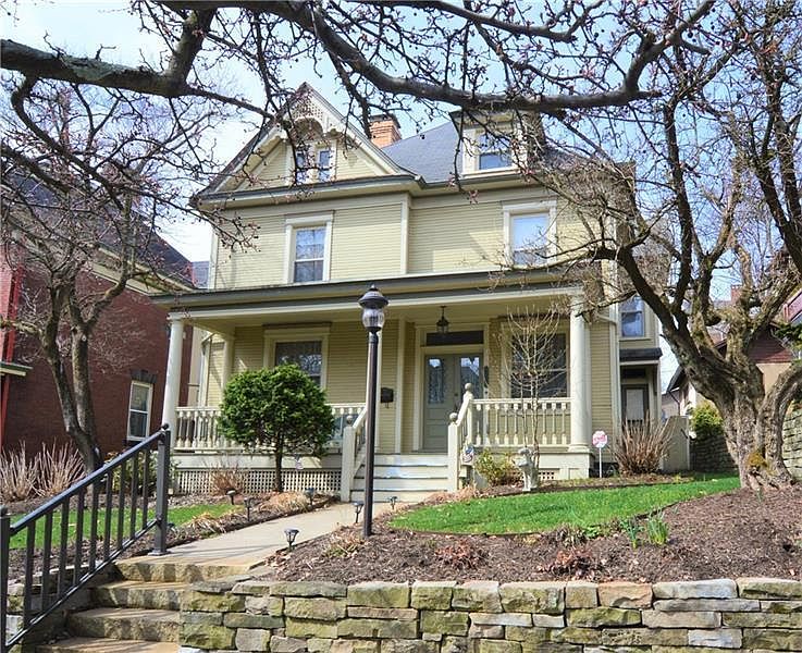 1st image of 216 Walnut Ave