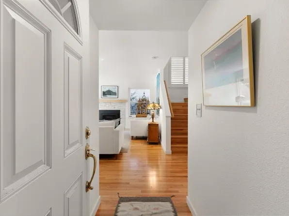 1316 Woodside Court, Healdsburg, CA 95448