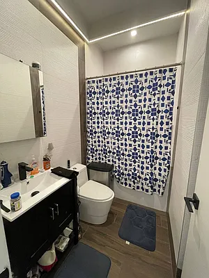 Rented by Greenrock Management | media 39