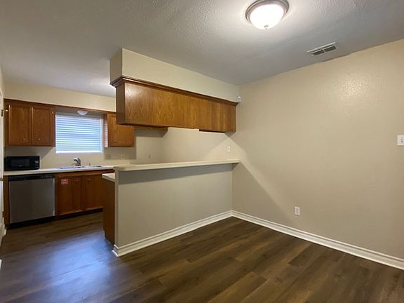 3rd image of 7946 Caribou Dr