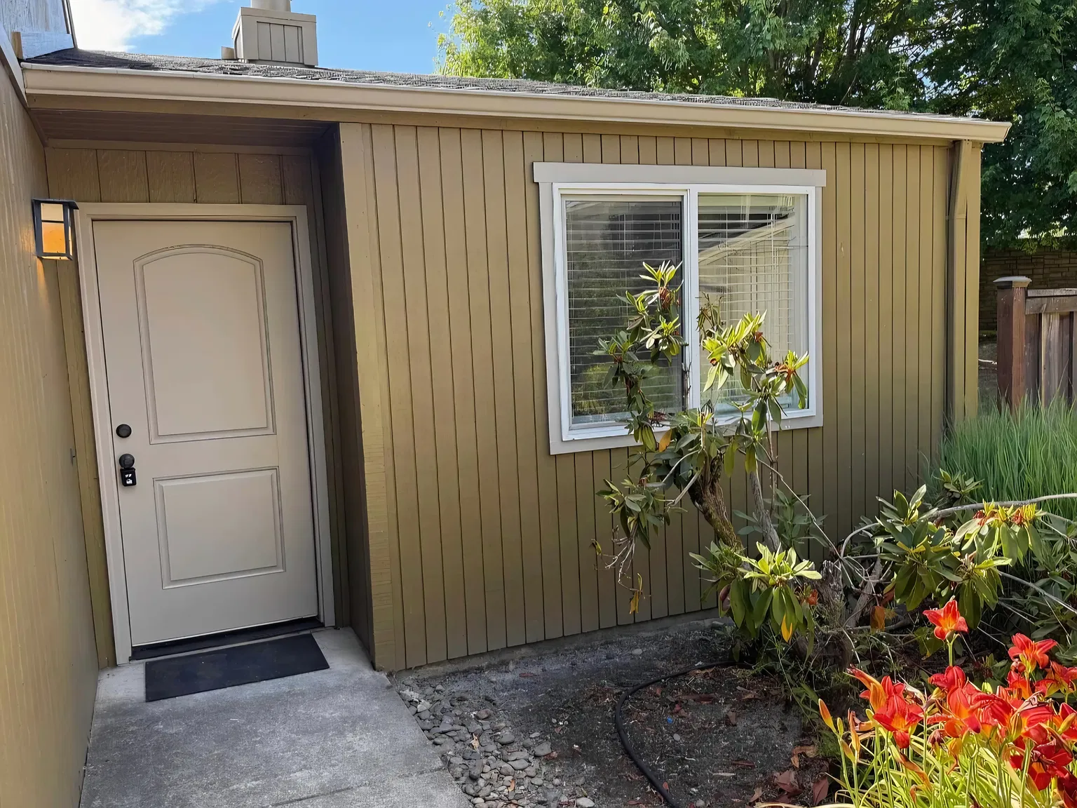 2 bed 1 bath single story condo — Photo 1