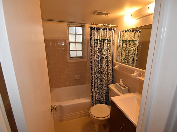 4th image of 2107 N Scott St APT 66