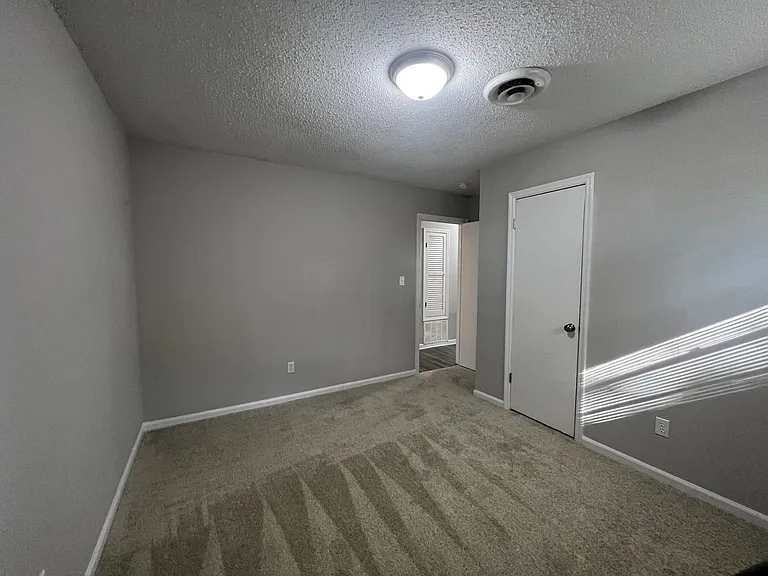 4120 Englewood Dr — Photo 16