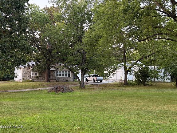 2nd image of 3421 W Fountain Rd