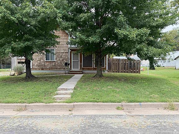 3rd image of 227 Blunt St