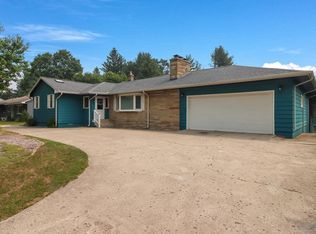 1438 Peninsula Dr, Traverse City, MI