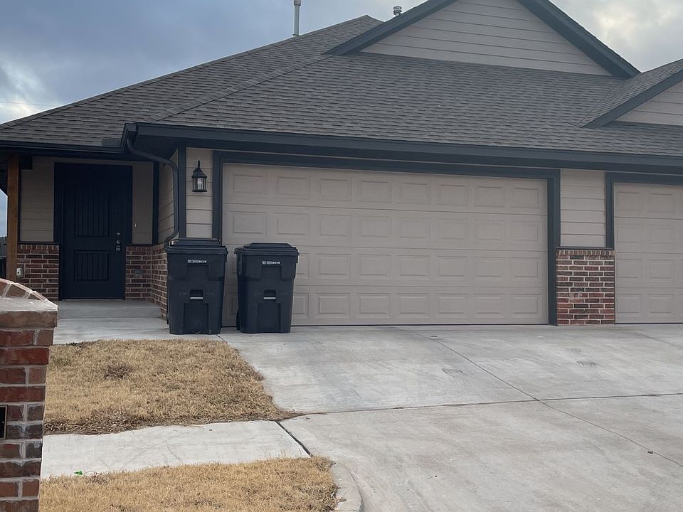 1st image of 5212 Oakwood Villa Ct