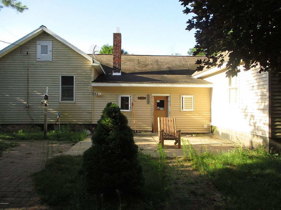 1st image of 1731 S Warner Ave