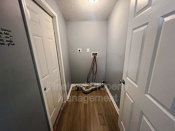 4th image of 6412 Rockford Dr