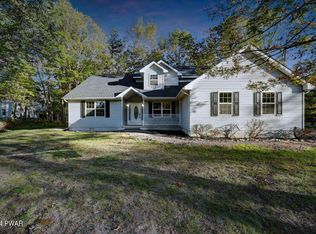 1020 Long Lake Rd, Tamiment, PA 18371