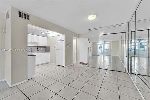 4th image of 2029 NW 46th Ave #403E