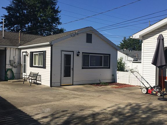 Back of house(family room)