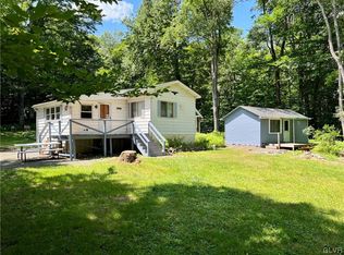 92 3rd St, Gouldsboro, PA 18424