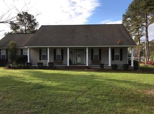 281 Summertree Rd, Douglas, GA 31535