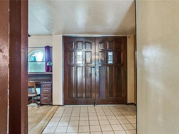 4th image of 1909 White Rose Ln