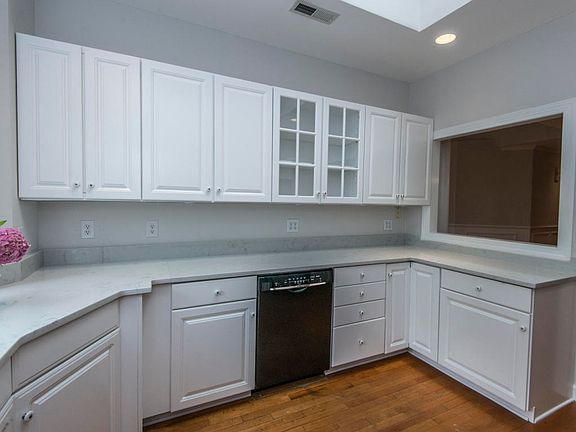 5th image of 1551 Ben Sawyer Blvd Unit 28