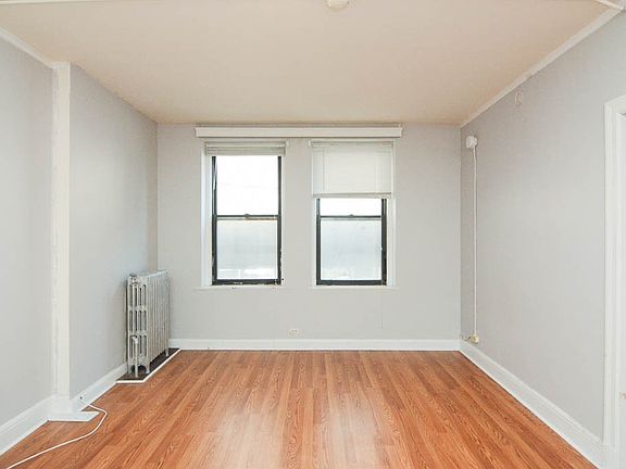 4th image of 3335 W Diversey Ave #11