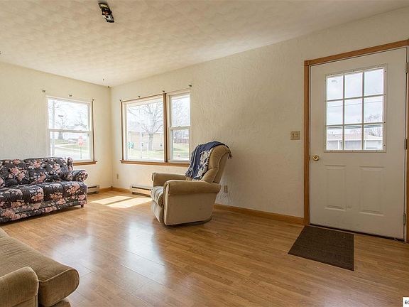 4th image of 202 1st Ave NW
