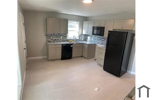 15 Forest Ave Photo 1
