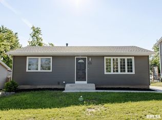 2633 N Zenith Ave, Davenport, IA 52804