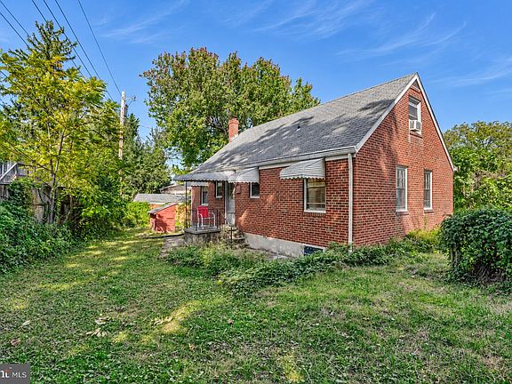 3rd image of 10 Hillview Dr