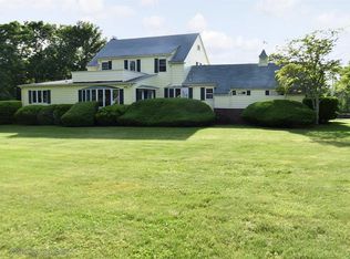 5 Anawan Dr, Narragansett, RI 02882