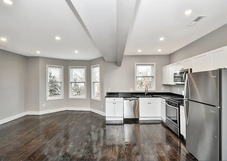 63 Clifford St #1 — Photo 3