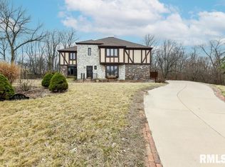 4644 W Hetherwood Dr, Peoria, IL 61615