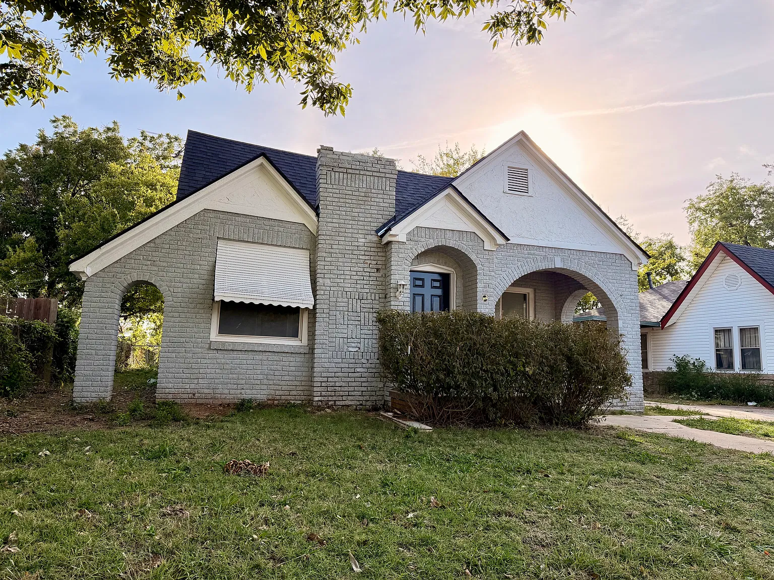 3 bed, 1300 sqft, $1,100 — Photo 1