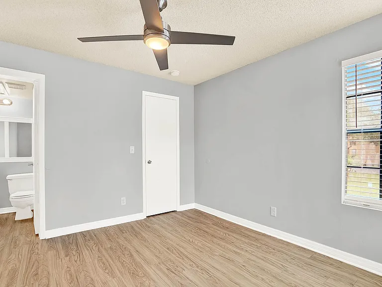 345 Lakepointe Dr #304 — Photo 14