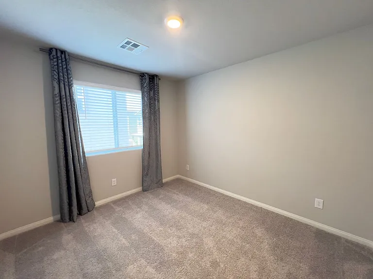 10946 Cambridge Lakes Ave — Photo 22