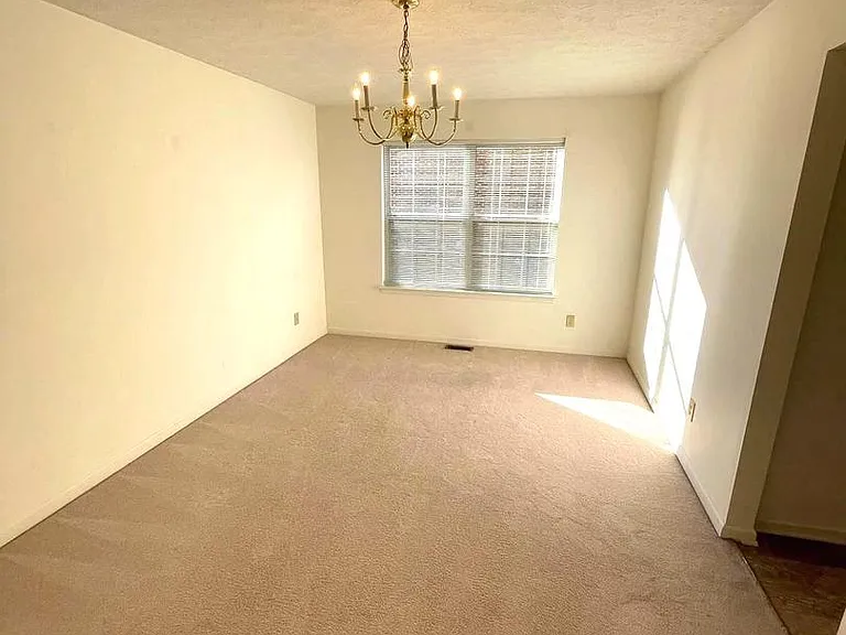 2086 Cidermill Ln — Photo 5