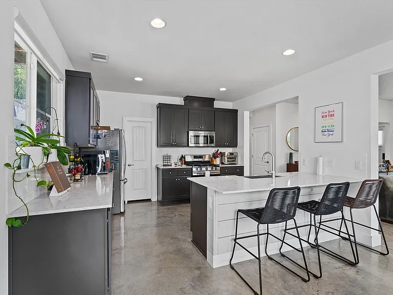1309 Fort Branch Blvd — Photo 8
