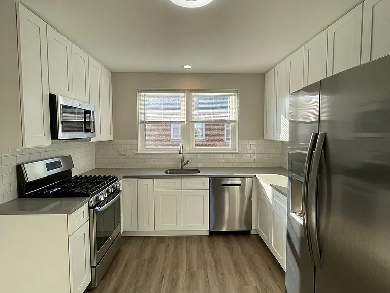 907 N Northwest Hwy #2 — Photo 1